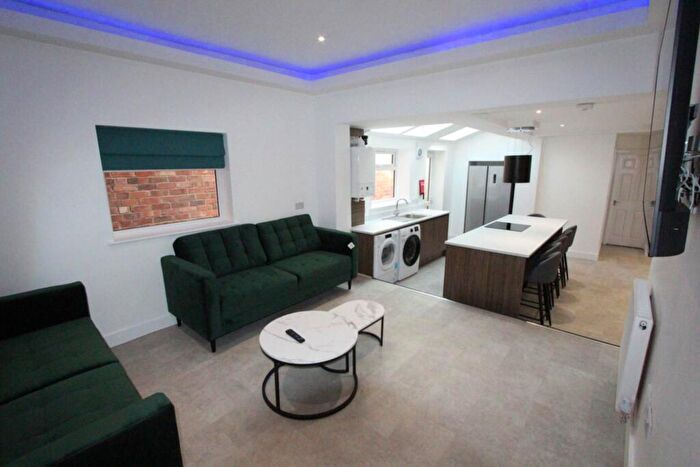 6 Bedroom Terraced House To Rent In Leopold Street, Loughborough, LE11