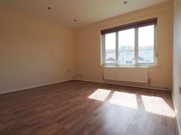 1 Bedroom Flat To Rent In Longdale Drive, Mottram, SK14