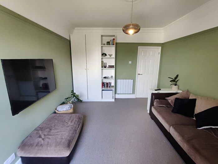 2 Bedroom Flat To Rent In Cotham Brow, Bristol, BS6