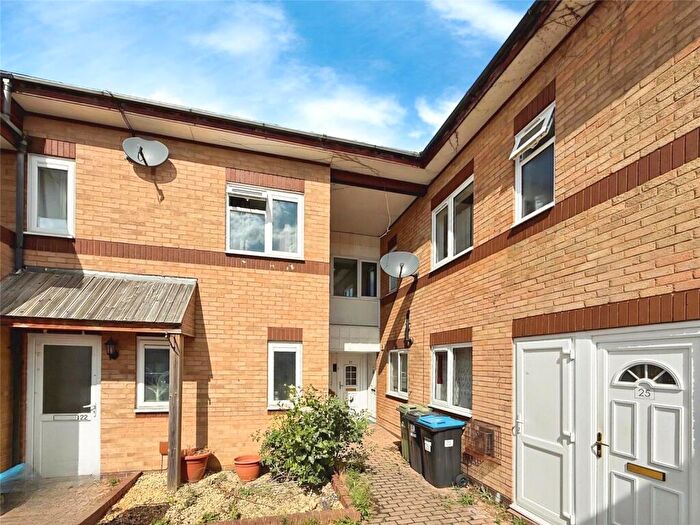 1 Bedroom Maisonette For Sale In Sutcliffe Avenue, Oldbrook, Milton Keynes, MK6