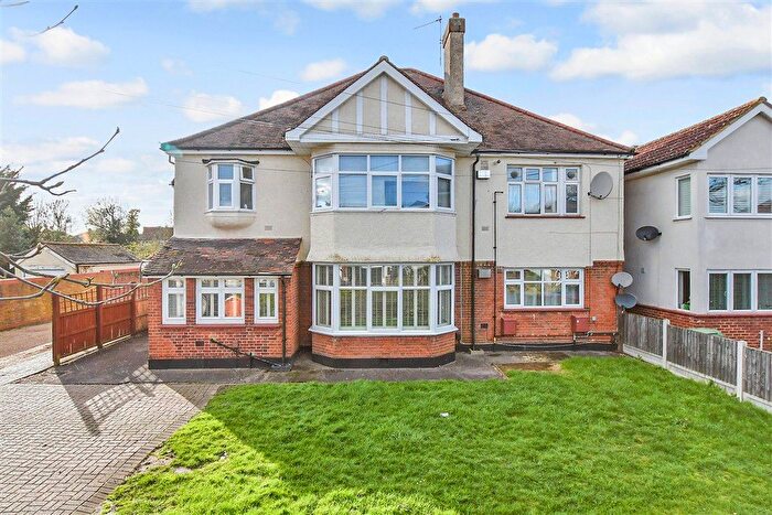 Studio For Sale In Westmoreland Avenue, Hornchurch, Essex, RM11