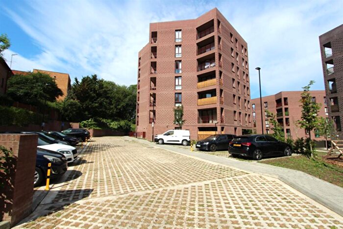 2 Bedroom Apartment To Rent In Coulsdon, CR5