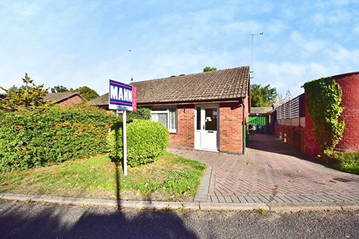 2 Bedroom Bungalow For Sale In Foxden Drive, Downswood, Maidstone, Kent, ME15
