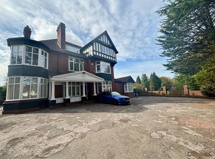 3 Bedroom Flat To Rent In Yardley Wood Road, Moseley, B13