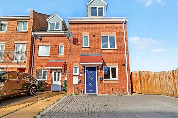 3 Bedroom Semi-Detached House For Sale In Bellamy Close, Coventry, CV2