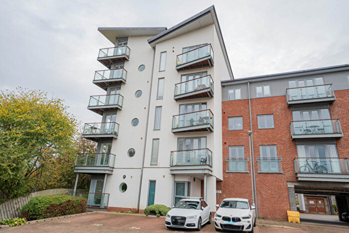 2 Bedroom Apartment For Sale In Bittern House, Worsdell Drive, Gateshead Central, Gateshead, NE8