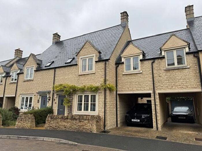 4 Bedroom Link Detached House For Sale In Jacobs Piece, Fairford, GL7