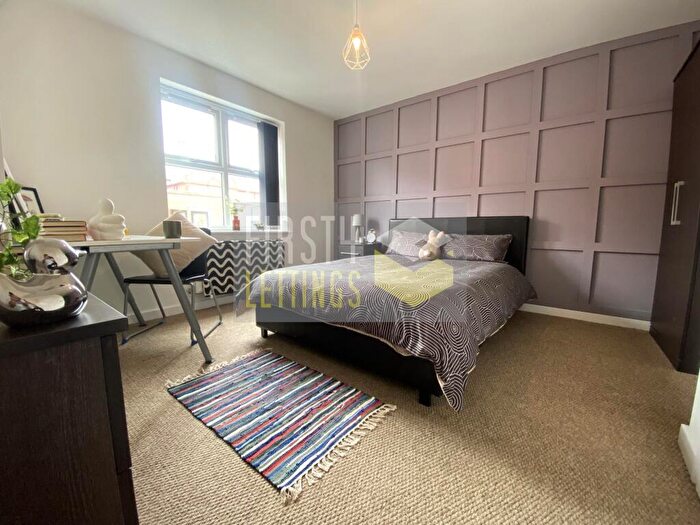 5 Bedroom Semi-Detached House To Rent In Avenue Road Extension, Clarendon Park, LE2