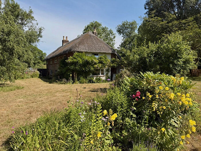 6 Bedroom Detached House For Sale In Milton Road, Pewsey, Wiltshire, SN9
