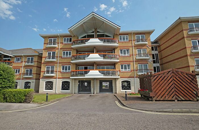 2 Bedroom Flat For Sale In Spinnaker House, Lock Approach, Port Solent, PO6