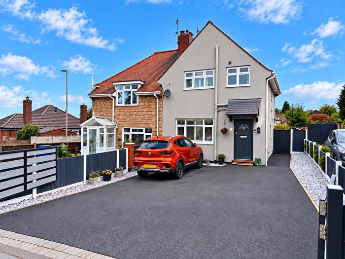 2 Bedroom Semi-Detached House For Sale In Thorns Road, Brierley Hill, DY5