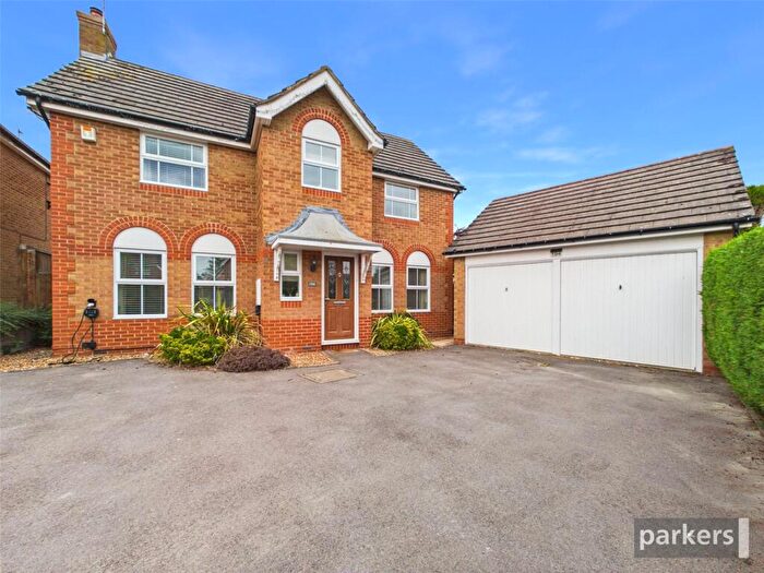 4 Bedroom Detached House For Sale In Hurricane Way, Woodley, Reading, Berkshire, RG5