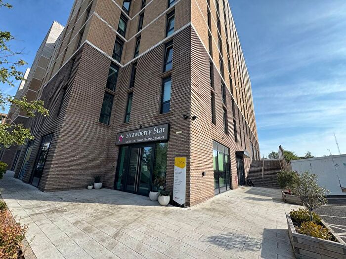 2 Bedroom Flat For Sale In Kimpton Road, Luton, LU2