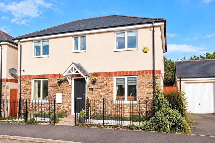 4 Bedroom Detached House For Sale In Landerslee Drive, Truro, Cornwall, TR1