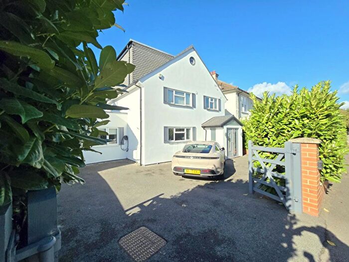 5 Bedroom Property For Sale In Upper Highway, Kings Langley, WD4