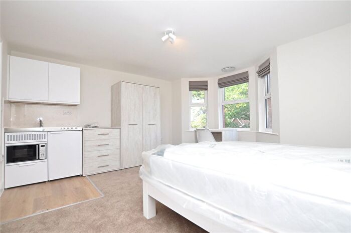 1 Bedroom Flat To Rent In Church Lane East, Aldershot, Hampshire, GU11