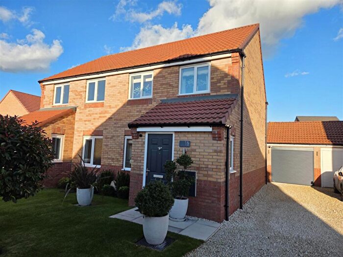 3 Bedroom Semi-Detached House For Sale In Poppy Avenue, New Ollerton, Newark, NG22