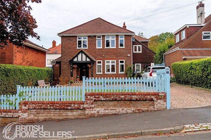 4 Bedroom Detached House For Sale In Saxholm Way, Southampton, Hampshire, SO16