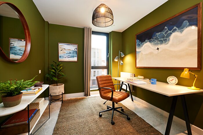 3 Bedroom Apartment To Rent In Boulevard Place, Hove, Brighton & Hove, BN3