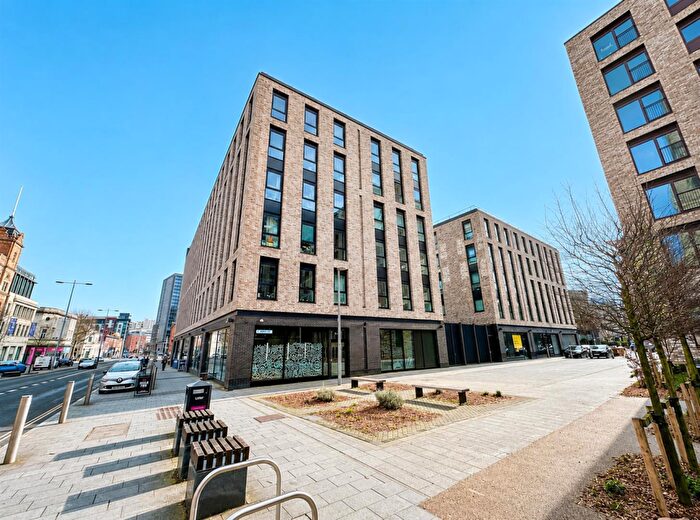 2 Bedroom Apartment To Rent In Atelier, Chapel Street, Salford, M3