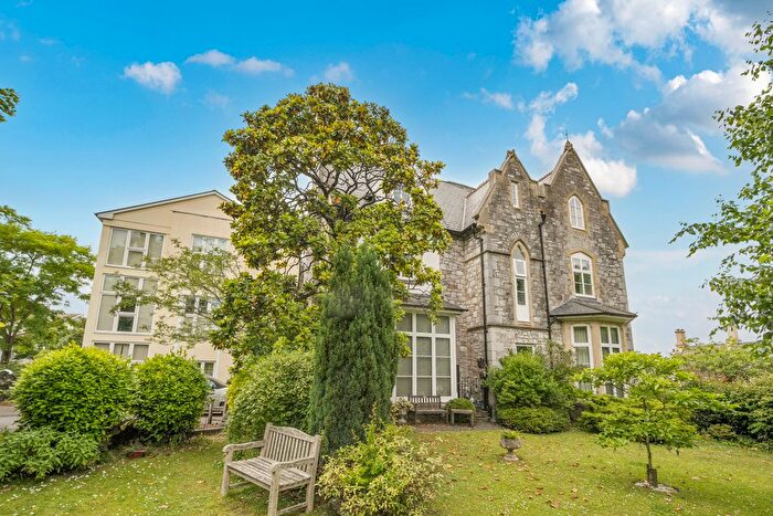 2 Bedroom Flat For Sale In Lethbridge Court, Courtenay Park Road, Newton Abbot, TQ12