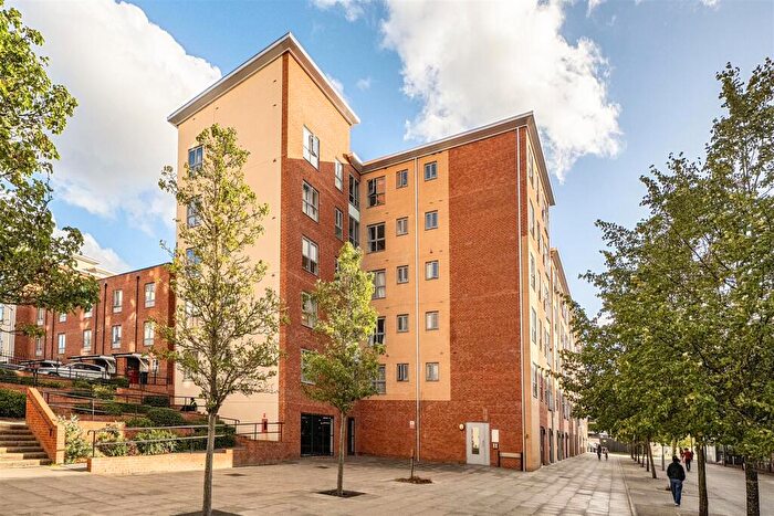 2 Bedroom Apartment For Sale In Englefield House, Moulsford Mews, Reading, RG30
