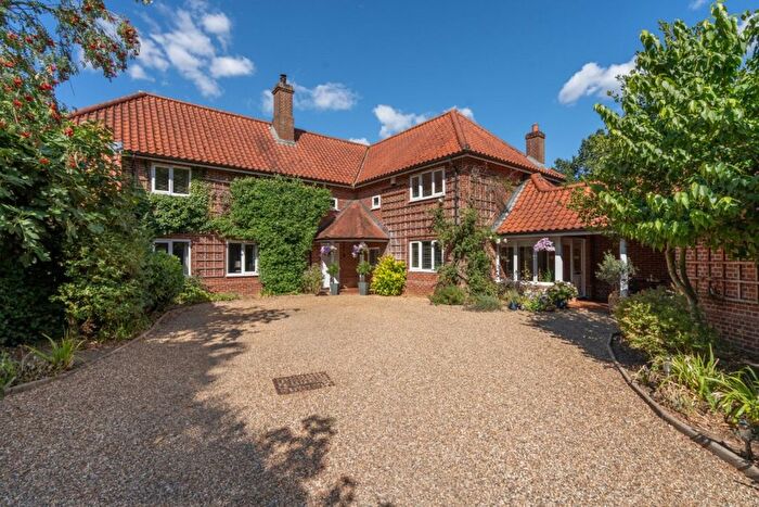 4 Bedroom Detached House For Sale In Church Road, Yelverton, NR14