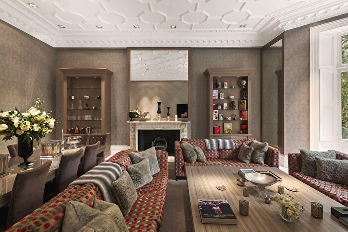 2 Bedroom Flat For Sale In Ennismore Gardens, Knightsbridge, SW7