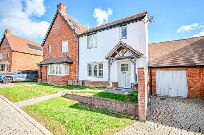 3 Bedroom Semi-Detached House For Sale In Pembers Hill Drive, Fair Oak, Eastleigh, SO50