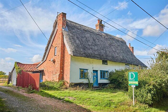 4 Bedroom Cottage For Sale In Willow Corner, Wortham, IP22