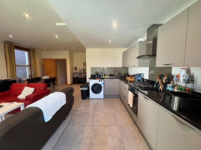 2 Bedroom Flat To Rent In Frederica Road, Bournemouth, BH9
