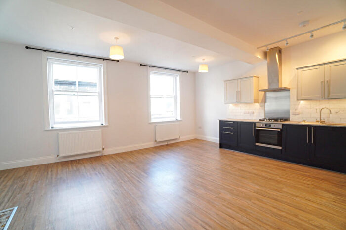 2 Bedroom Flat To Rent In Chester Street, Mold, Flintshire, CH7