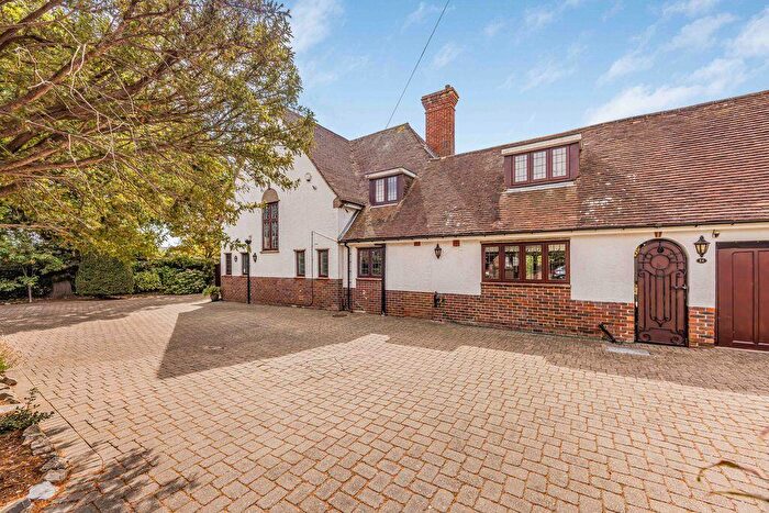 4 Bedroom Detached House For Sale In St. Georges Avenue, Warblington, PO9