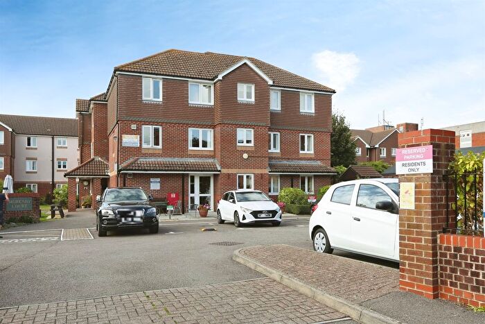 2 Bedroom Flat For Sale In Westbury Road, Fareham, PO16