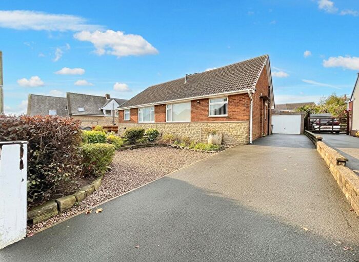 3 Bedroom Semi-Detached House For Sale In New Road, Huddersfield, HD5