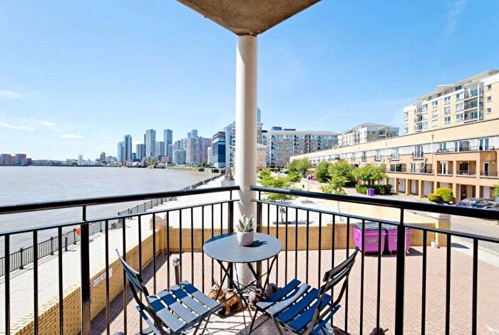 2 Bedroom Apartment For Sale In Jamestown Way, London, E14