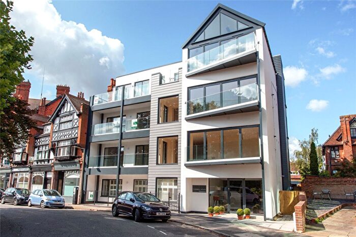 2 Bedroom Flat For Sale In Station Road, Henley-On-Thames, RG9