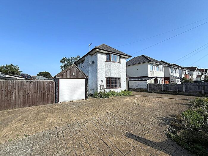 3 Bedroom Detached House For Sale In Harbour Hill Road, Oakdale, Poole, BH15