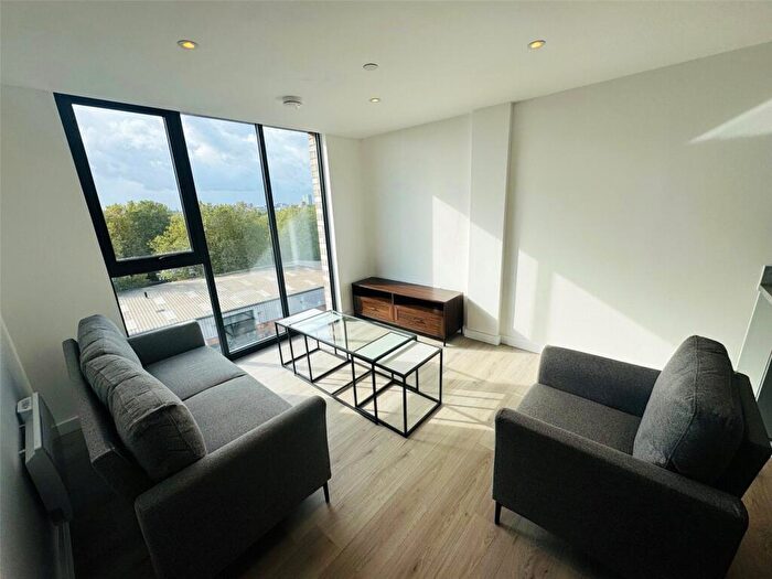 1 Bedroom Flat To Rent In Regent Plaza Block C, Oldfield Road, Salford, M5