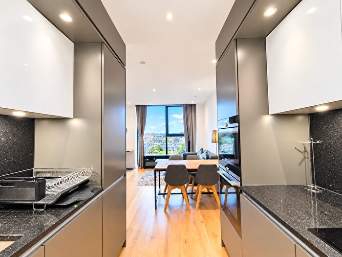1 Bedroom Flat For Sale In Simpson Loan, Edinburgh, EH3