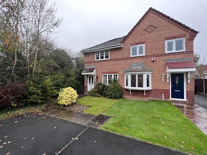 3 Bedroom Semi-Detached House To Rent In Cloughfield, Penwortham, PR1