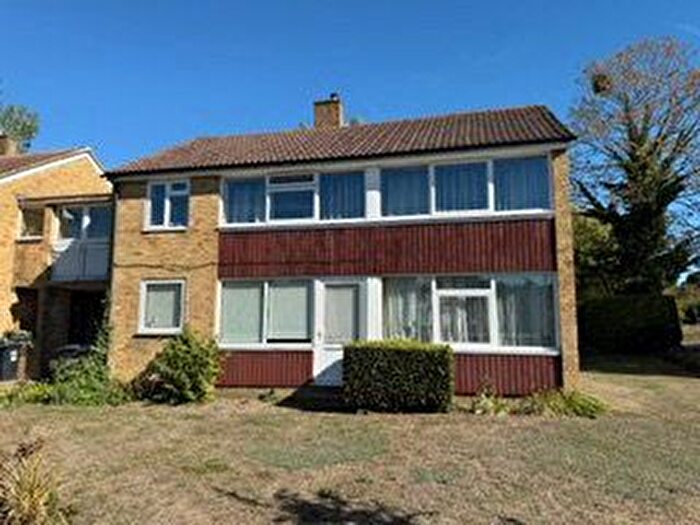 2 Bedroom Maisonette For Sale In Balquhain Close, Ashtead, KT21