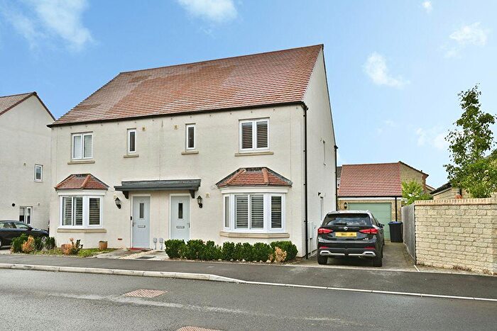 3 Bedroom Semi-Detached House For Sale In Jenners Yard, Cricklade, Wiltshire, SN6