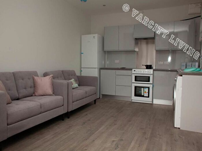 2 Bedroom Apartment To Rent In Deiniol Road, Bangor, LL57