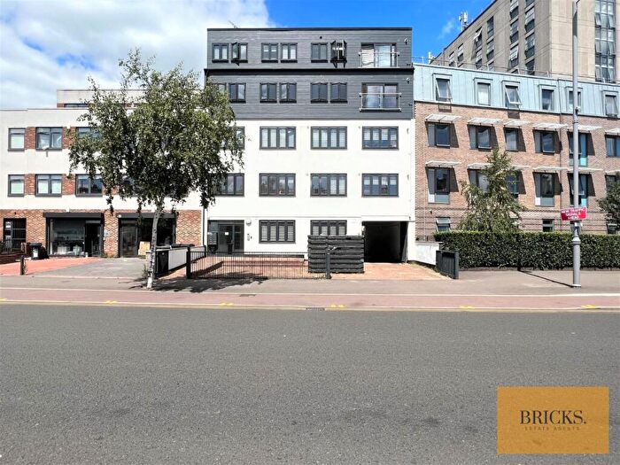 1 Bedroom Apartment To Rent In Lea Bridge Road, London, E10