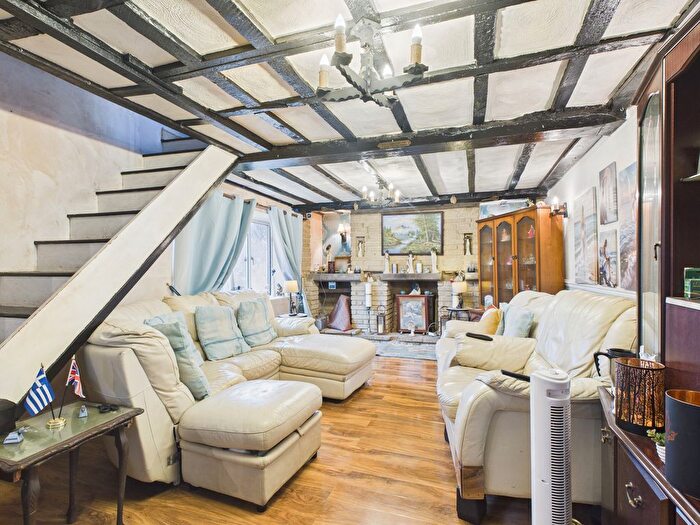 4 Bedroom Semi-Detached House For Sale In Canal Cottages, Bridgwater, TA6
