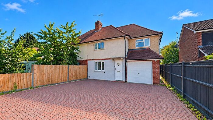 4 Bedroom Semi-Detached House To Rent In Shepherds Lane, Guildford, GU2