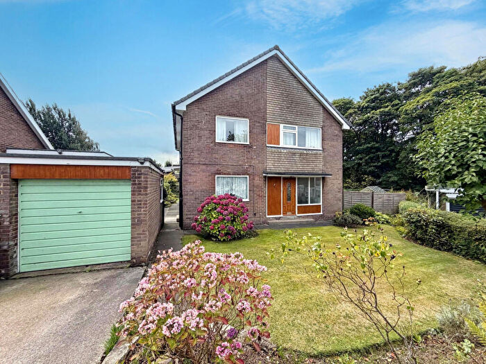 3 Bedroom Detached House For Sale In Woodlea Close, Hetton-le-Hole, Houghton Le Spring, Tyne And Wear, DH5