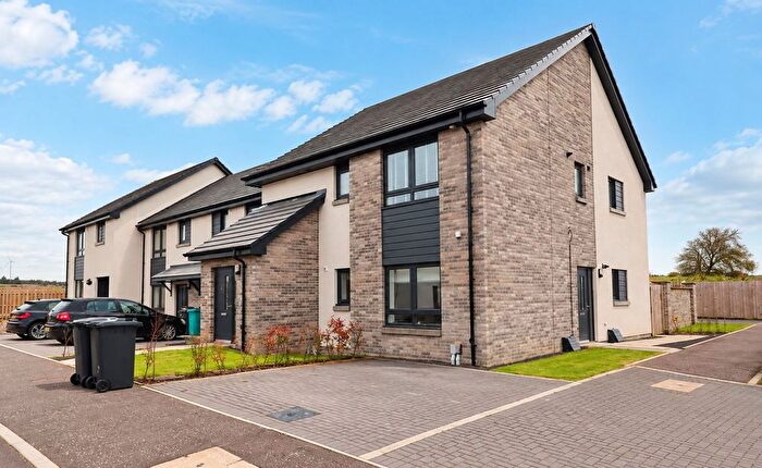 2 Bedroom Flat To Rent In Buckingham Avenue, Harthill, ML7