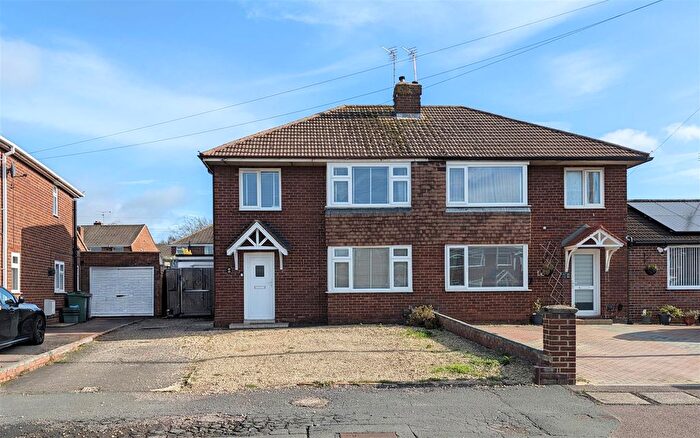 4 Bedroom Semi-Detached House For Sale In Nine Elms Road, Longlevens, Gloucester, GL2